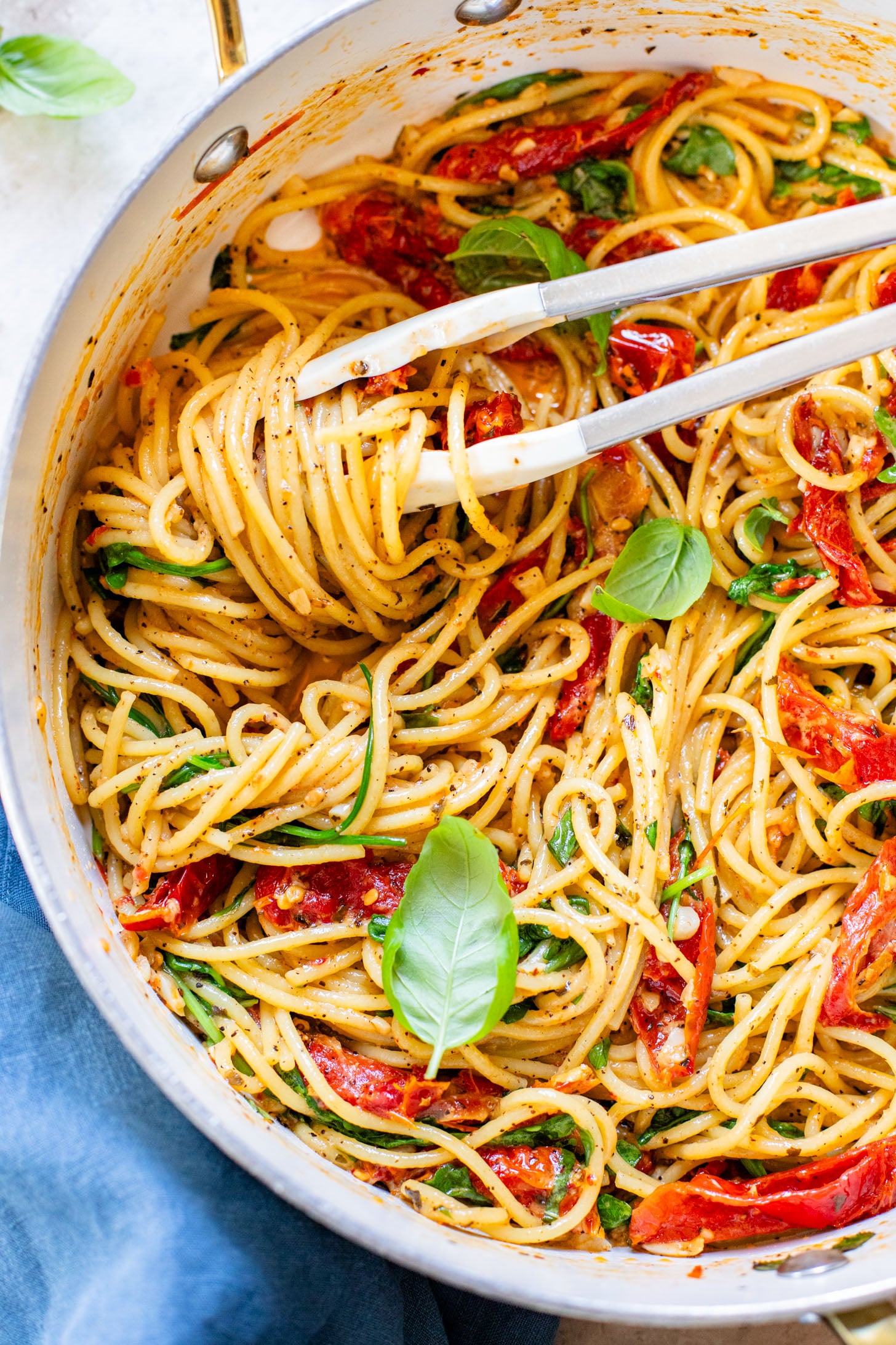 This Creamy Sun-Dried Tomato Spaghetti is totally dairy-free and only requires a handful of ingredients. The perfect one-pot pasta recipe | ThisSavoryVegan.com