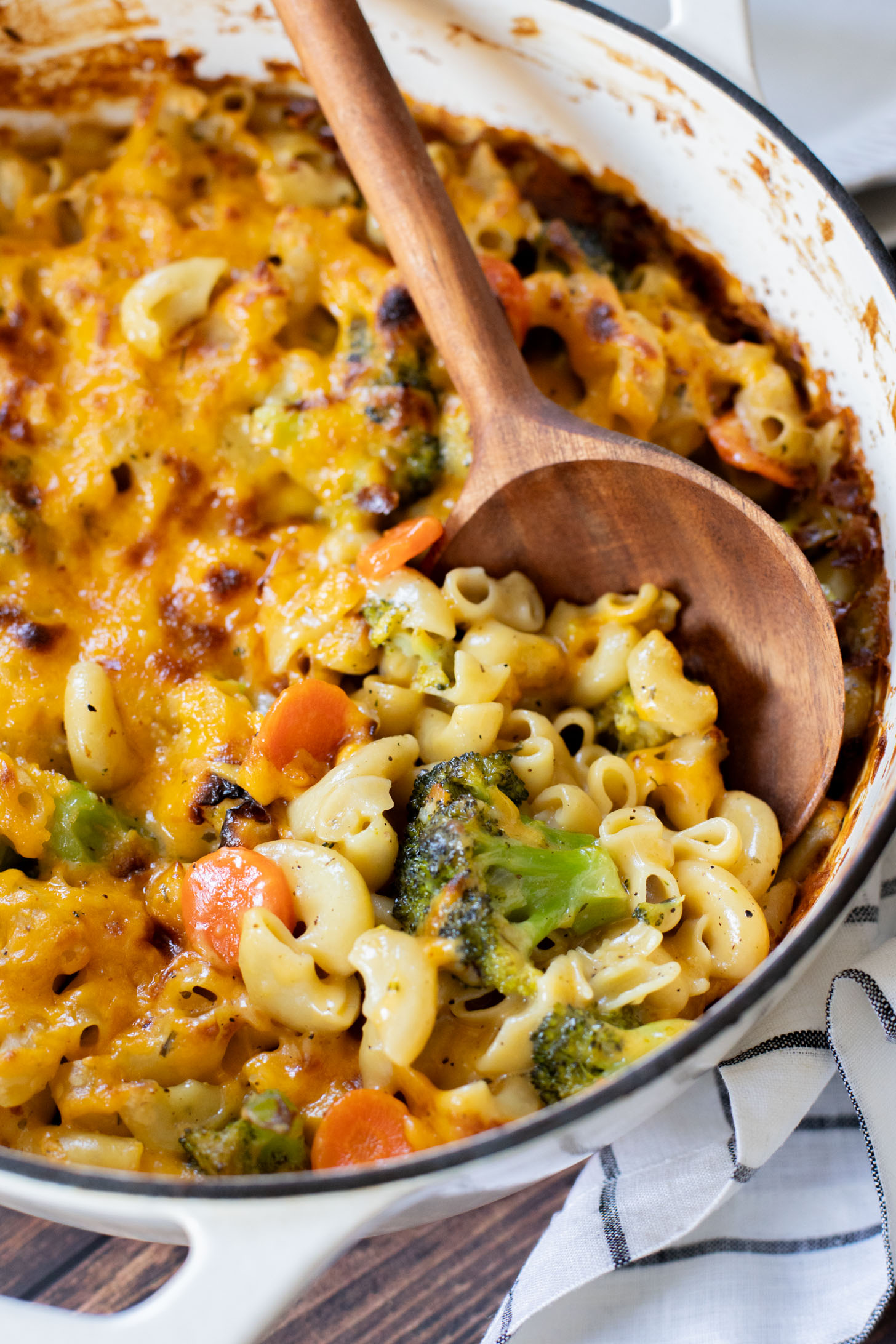 This Vegan Broccoli & Cheddar Noodle Casserole is the ultimate comfort food! The perfect family dinner or holiday side dish | ThisSavoryVegan.com