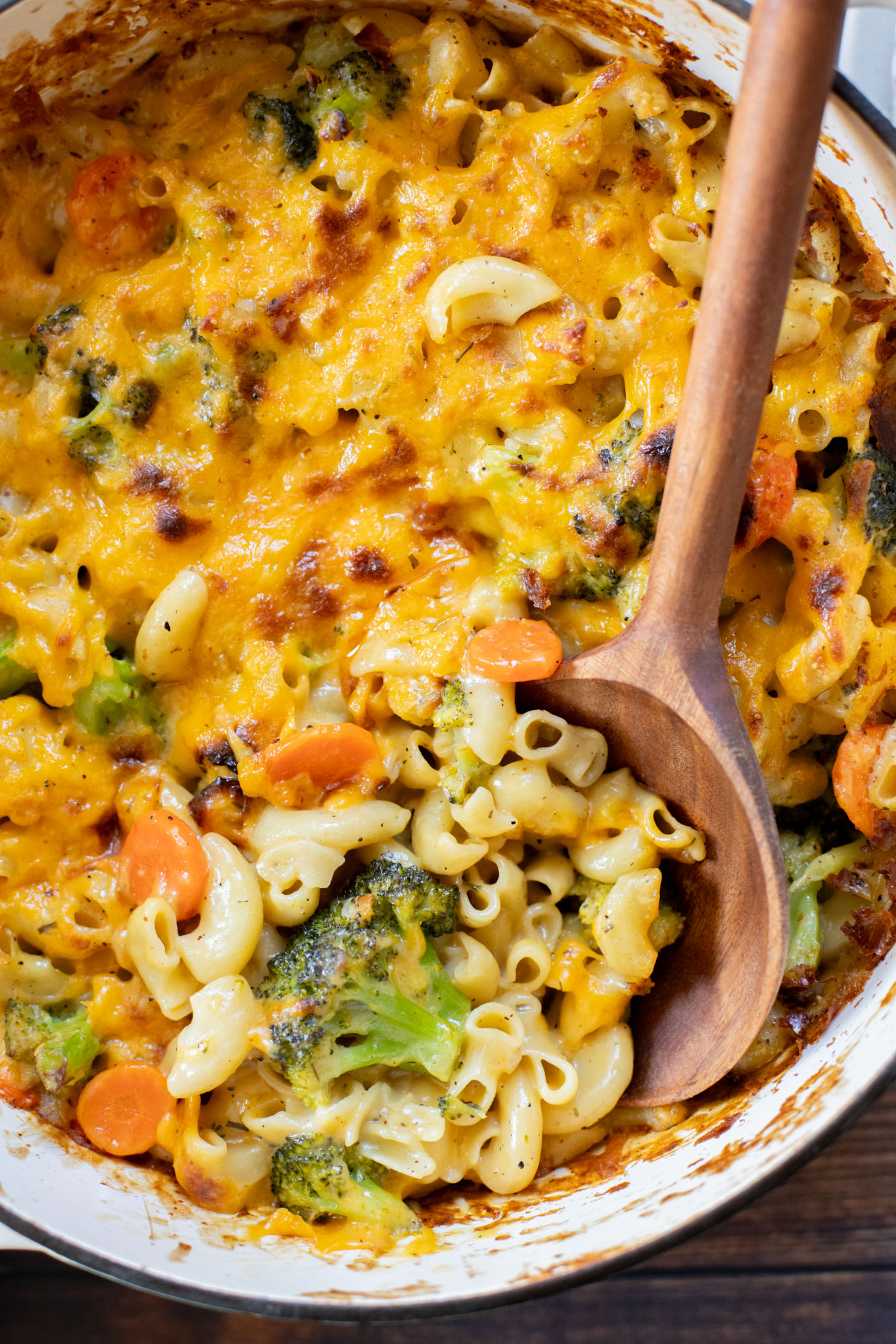 This Vegan Broccoli & Cheddar Noodle Casserole is the ultimate comfort food! The perfect family dinner or holiday side dish | ThisSavoryVegan.com
