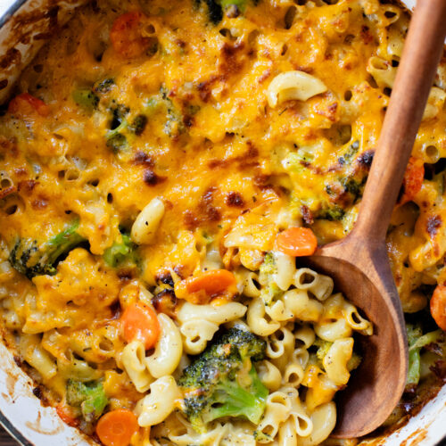 This Vegan Broccoli & Cheddar Noodle Casserole is the ultimate comfort food! The perfect family dinner or holiday side dish | ThisSavoryVegan.com