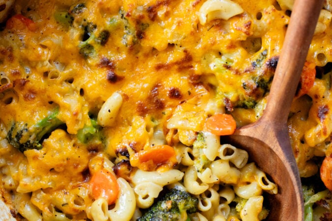 This Vegan Broccoli & Cheddar Noodle Casserole is the ultimate comfort food! The perfect family dinner or holiday side dish | ThisSavoryVegan.com