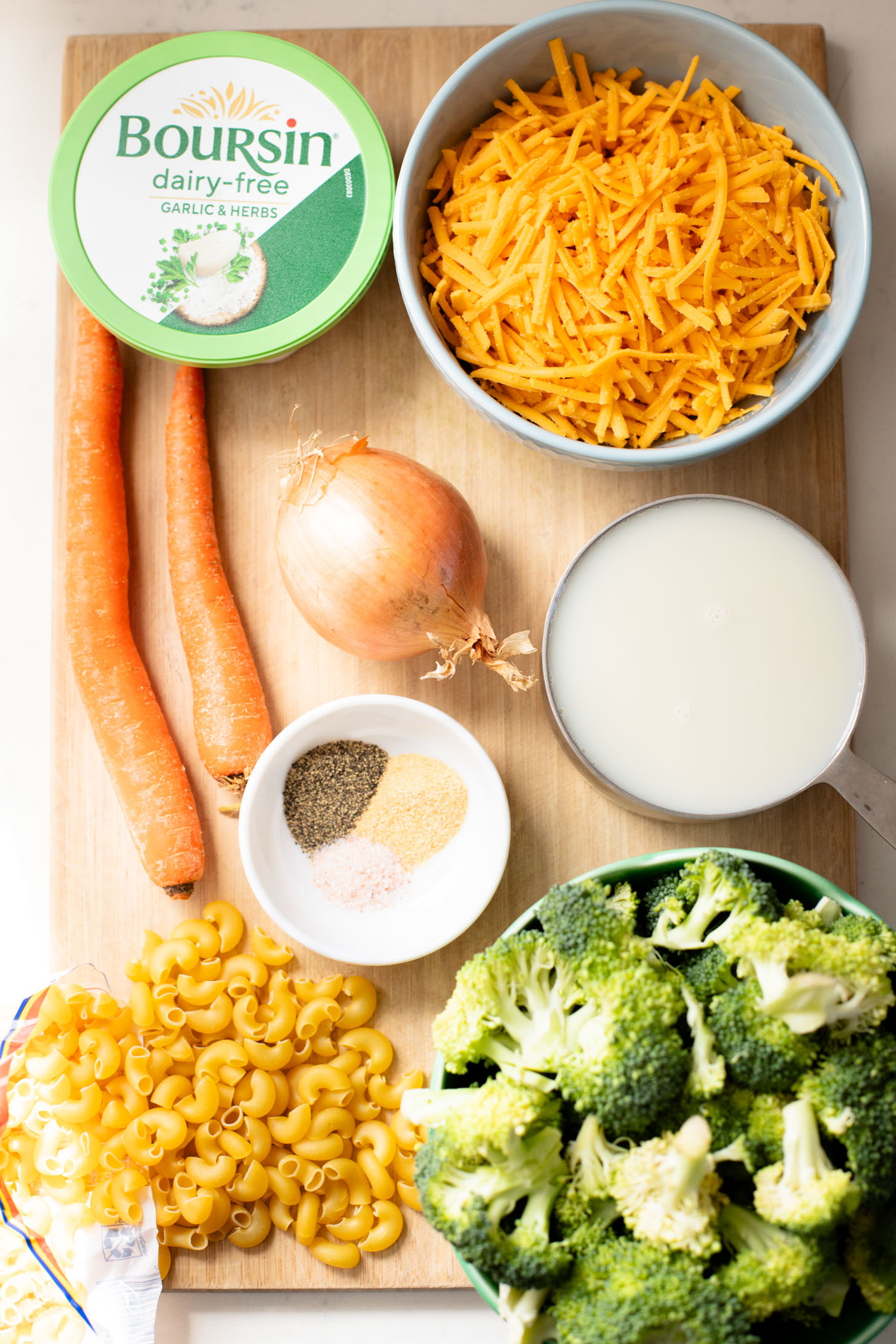 This Vegan Broccoli & Cheddar Noodle Casserole is the ultimate comfort food! The perfect family dinner or holiday side dish | ThisSavoryVegan.com