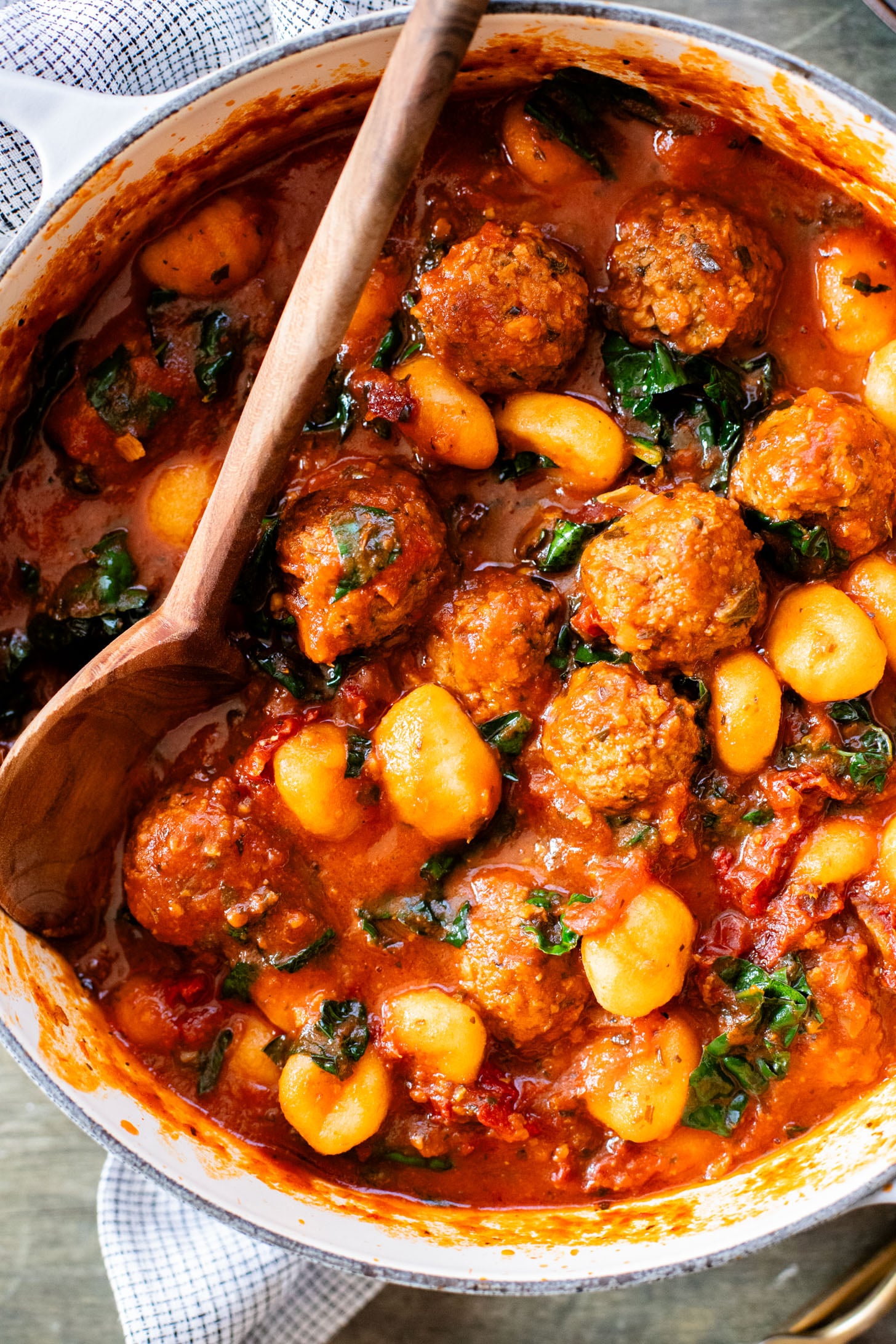 This Trader Joe's Vegan Meatballs & Gnocchi recipe only requires 5 ingredients and less than 30 minutes to get on the table | ThisSavoryVegan.com