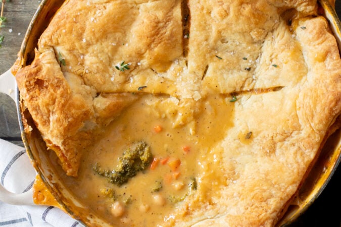 This Broccoli & Cheddar Chickpea Pot Pie is 100% dairy-free and delicious! The perfect comfort meal for the whole family | ThisSavoryVegan.com