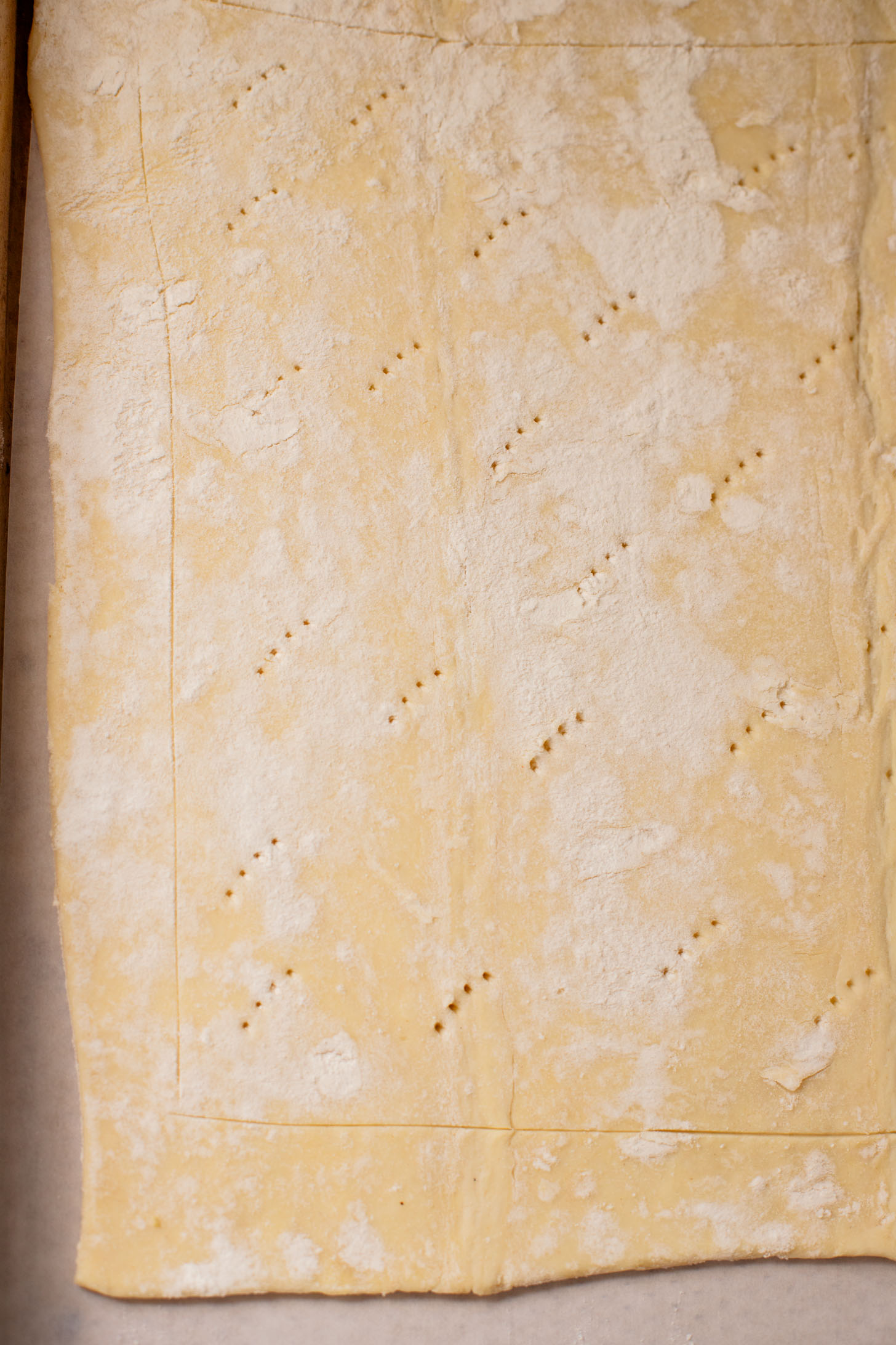 This Spinach Artichoke Tart is a holiday appetizer must make! It is dairy-free and ready in no time - perfect for a party | ThisSavoryVegan.com