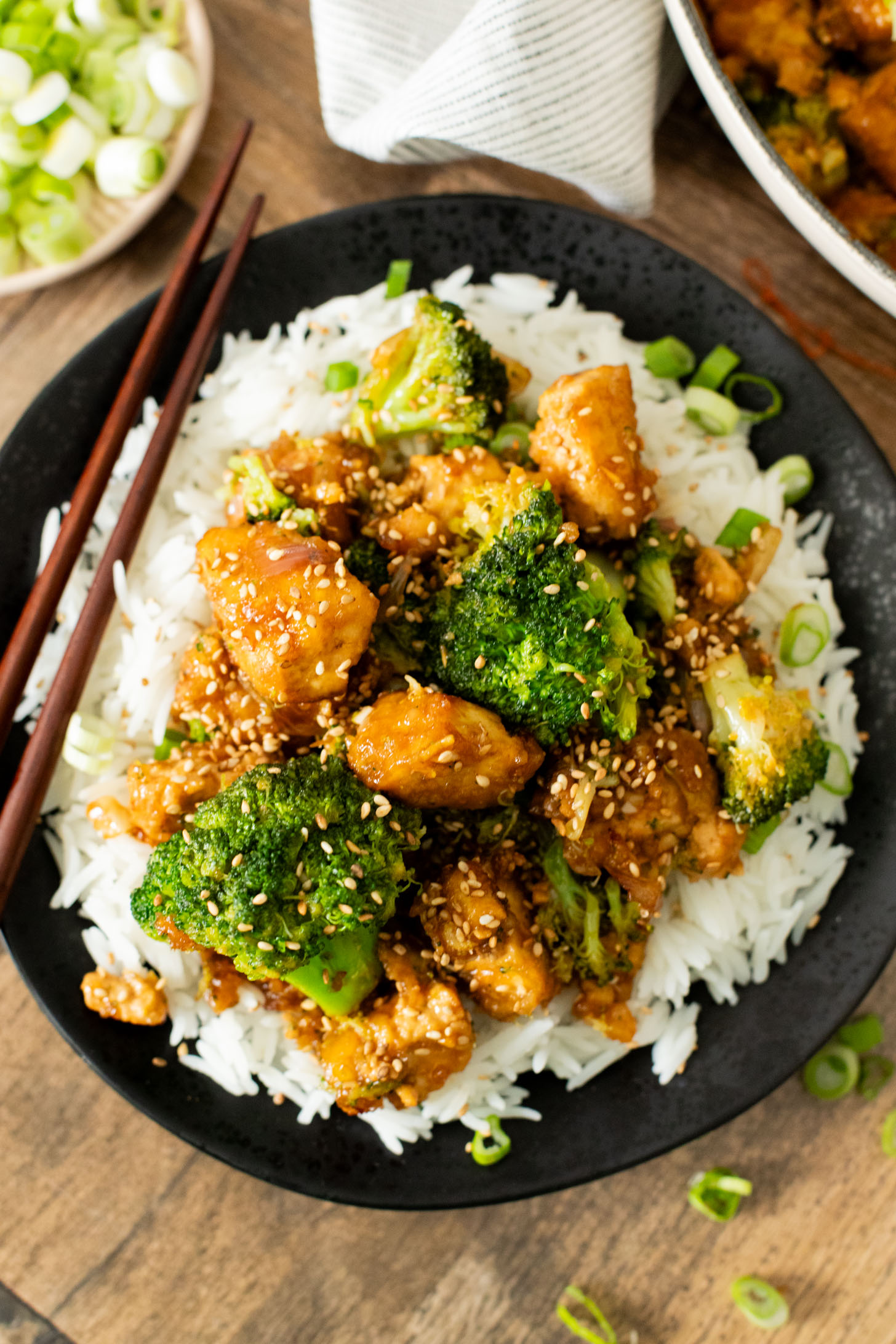 This Sticky Tofu & Broccoli is a one-pot vegan dinner that packs in plenty of protein! Ready in 30 minutes for a quick meal | ThisSavoryVegan.com