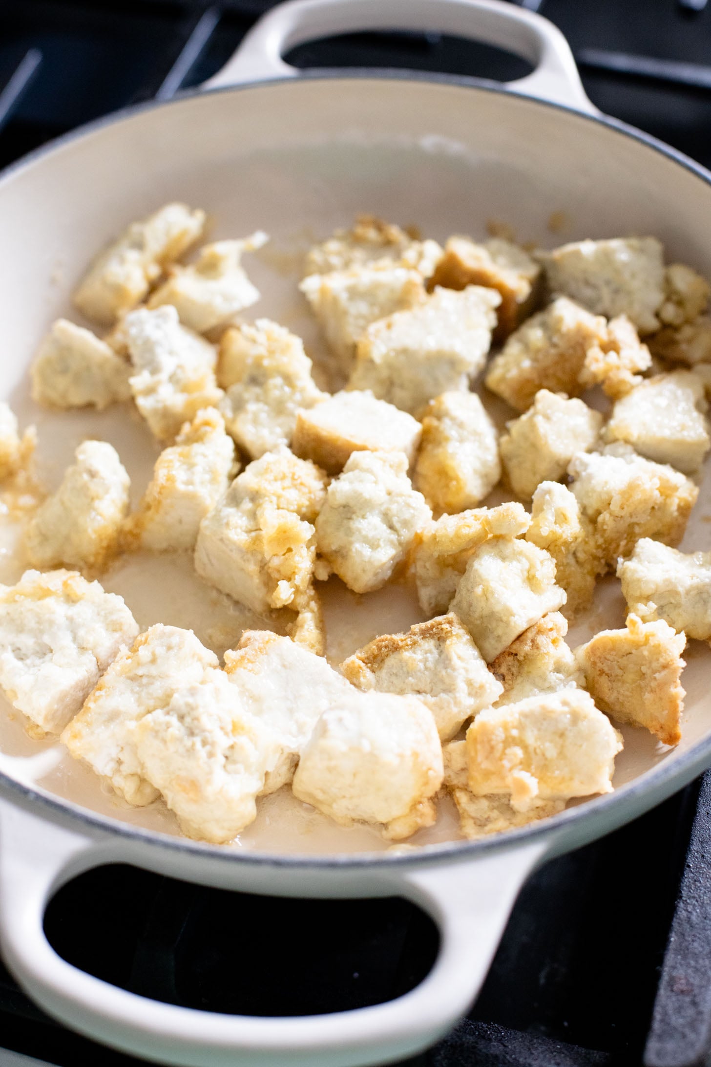 This Sticky Tofu & Broccoli is a one-pot vegan dinner that packs in plenty of protein! Ready in 30 minutes for a quick meal | ThisSavoryVegan.com