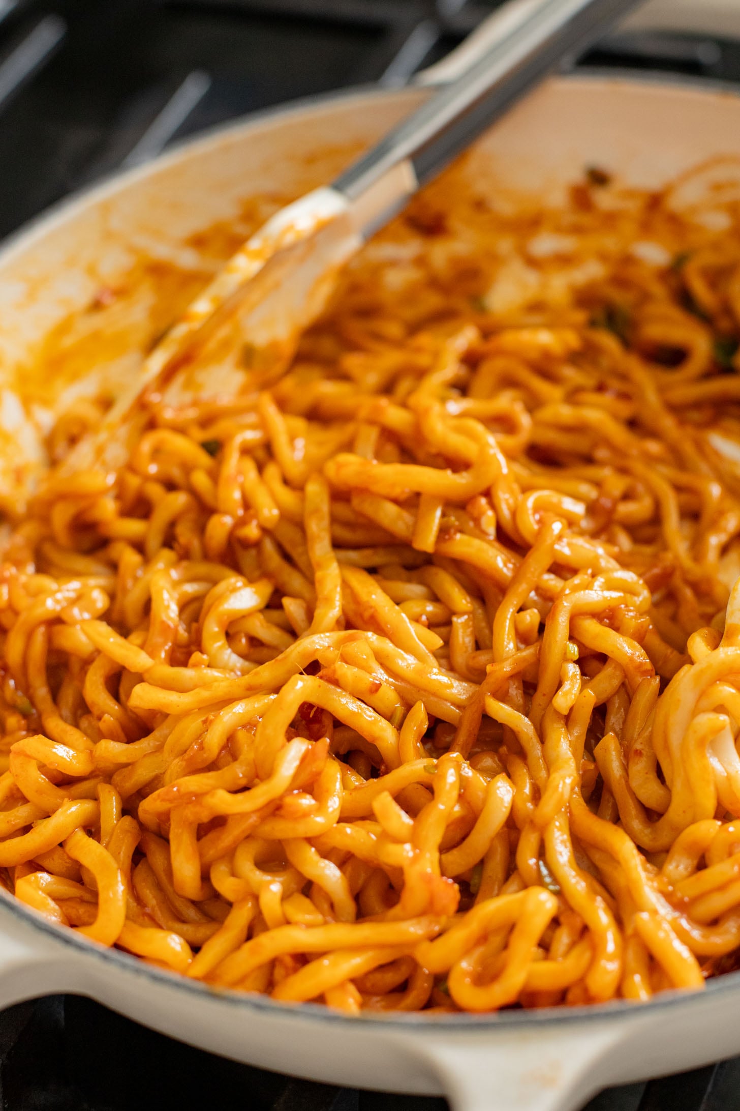 These Trader Joe's Gochujang Noodles are ready in 20 minutes and pack the perfect amount of heat. The perfect one-pot noodle recipe | ThisSavoryVegan.com