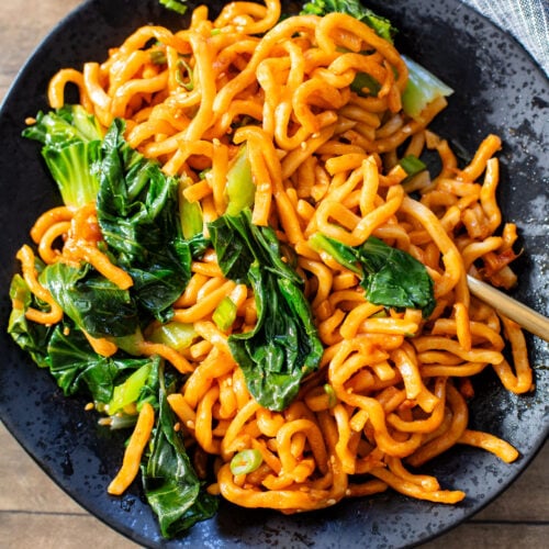 These Trader Joe's Gochujang Noodles are ready in 20 minutes and pack the perfect amount of heat. The perfect one-pot noodle recipe | ThisSavoryVegan.com