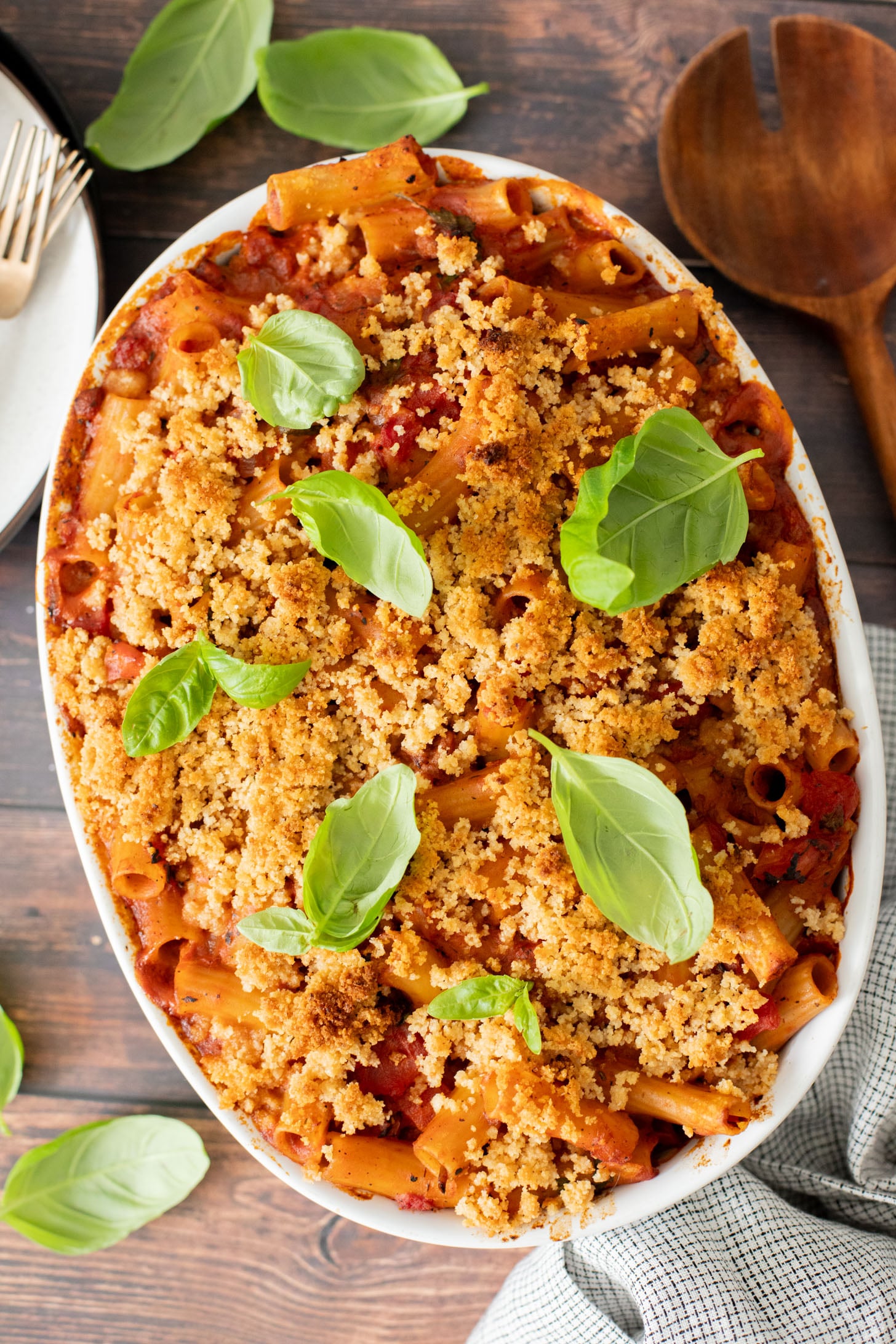 This Baked Rigatoni with Garlic Bread Crumbs is a comforting casserole. Made with simple plant-based ingredients for a delicious, hearty meal | ThisSavoryVegan.com