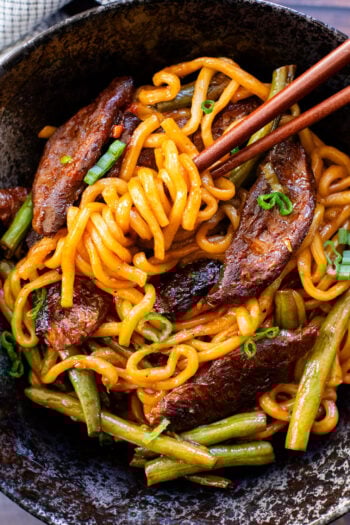 This Trader Joe's Vegan Bulgogi Stir-Fry is a one-pot dinner that comes together in just 30 minutes. Perfect for a weeknight | ThisSavoryVegan.com