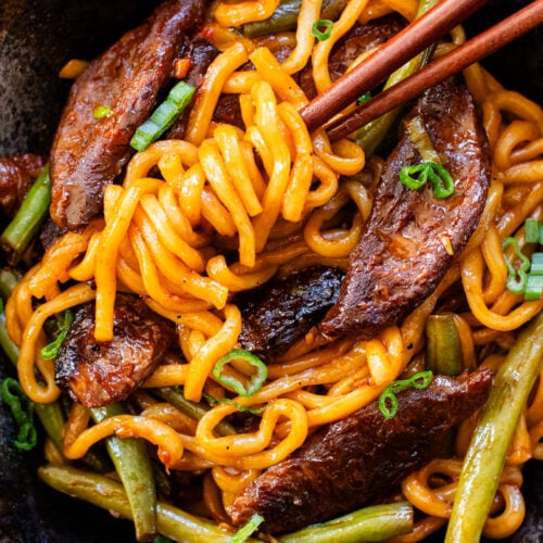 This Trader Joe's Vegan Bulgogi Stir-Fry is a one-pot dinner that comes together in just 30 minutes. Perfect for a weeknight | ThisSavoryVegan.com