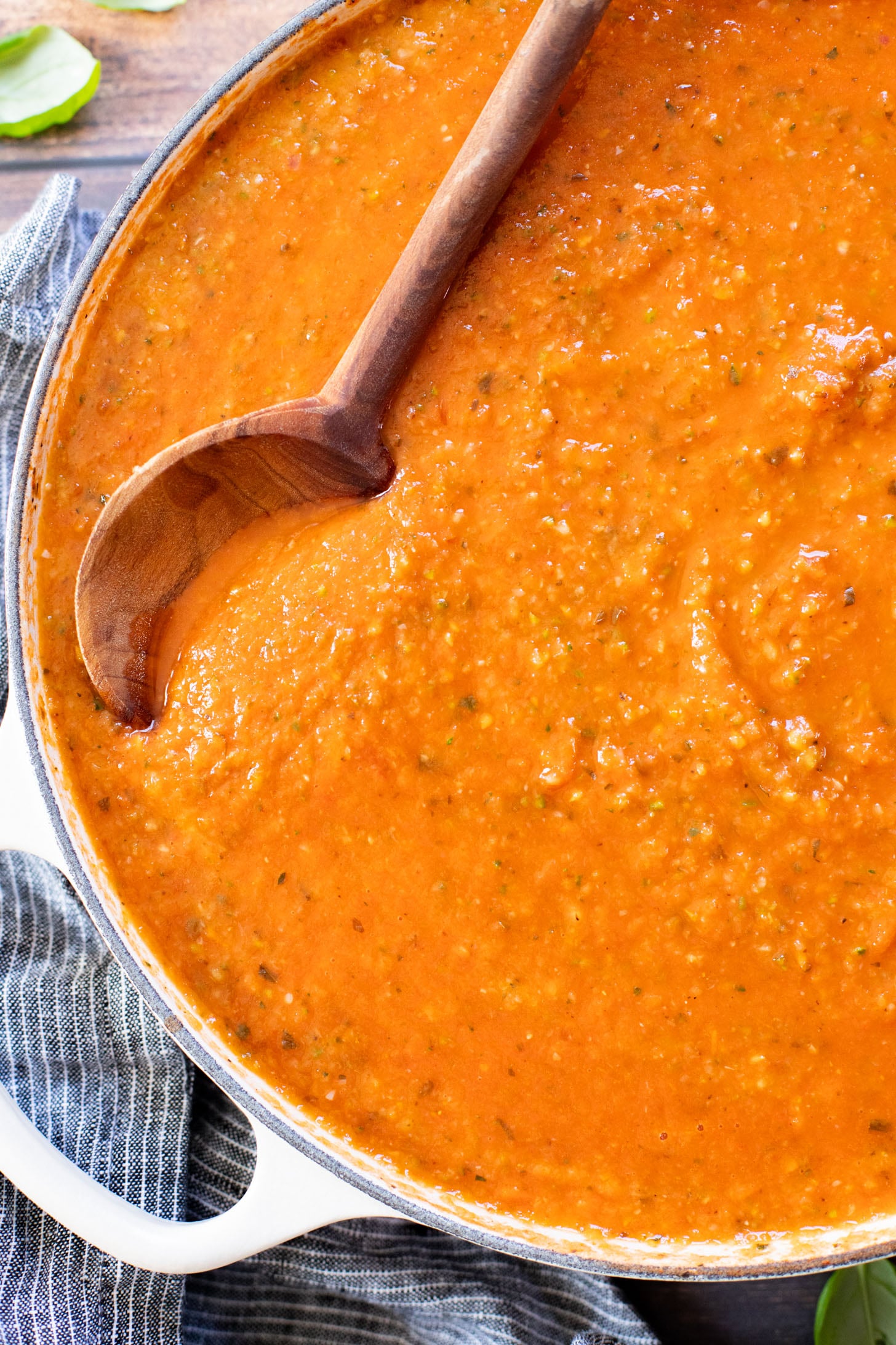 This Roasted Vegetable Marinara is the perfect recipe to sneak in some extra veggies to your dinner - baby-friendly and so good | ThisSavoryVegan.com