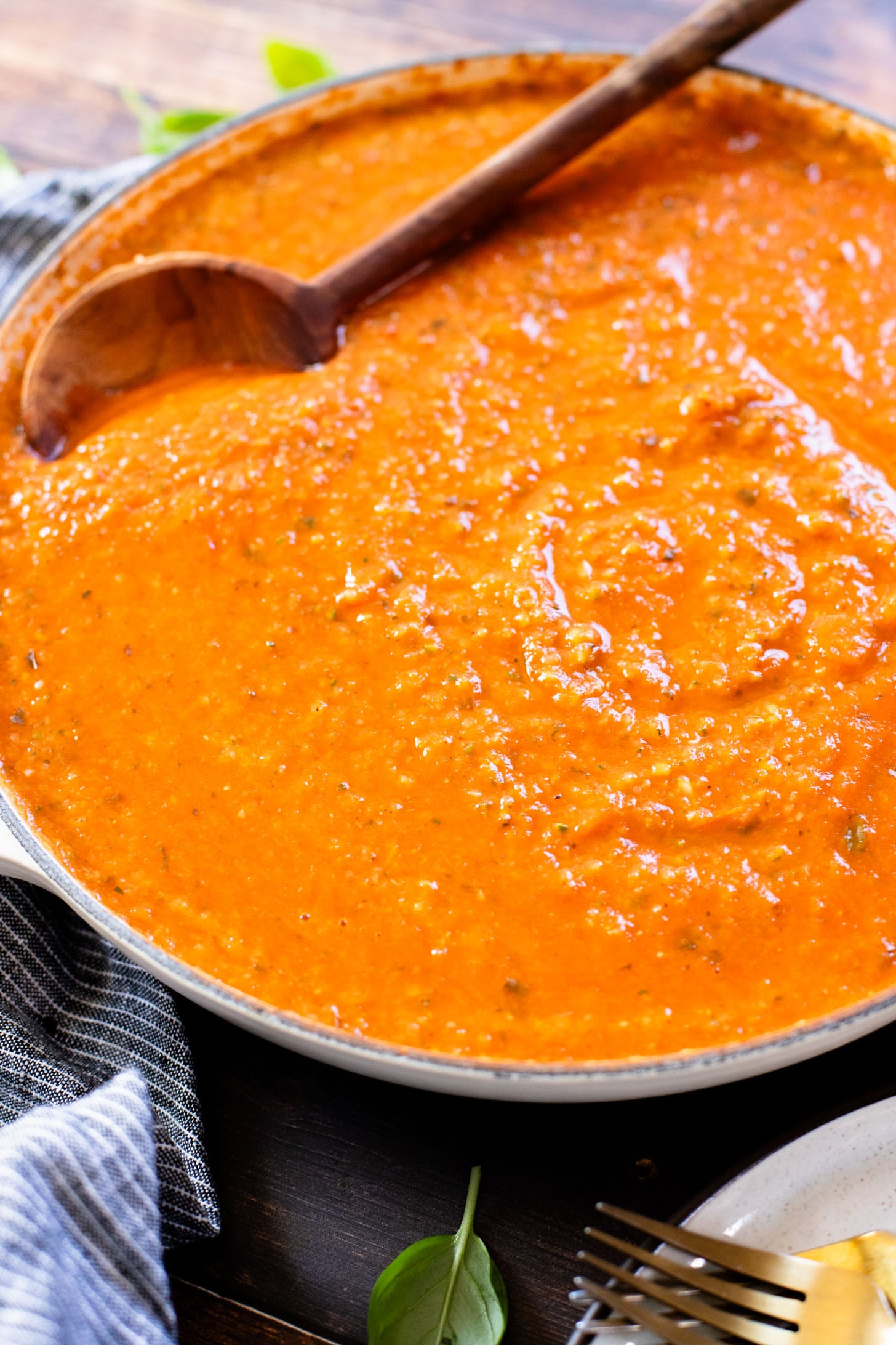 This Roasted Vegetable Marinara is the perfect recipe to sneak in some extra veggies to your dinner - baby-friendly and so good | ThisSavoryVegan.com