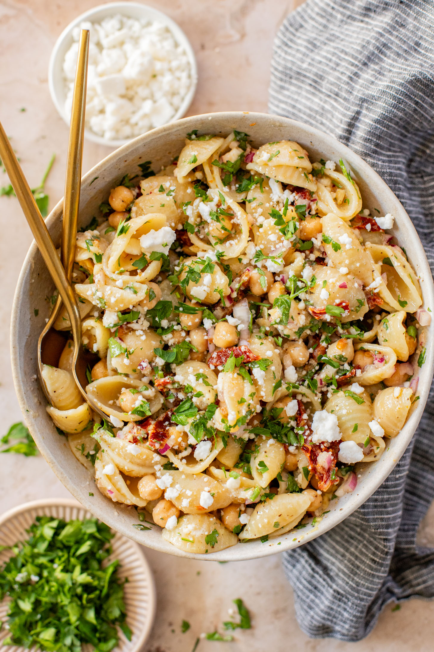 This Vegan Feta & Chickpea Pasta Salad is the perfect salad for spring. Light, bright and super yummy | ThisSavoryVegan.com