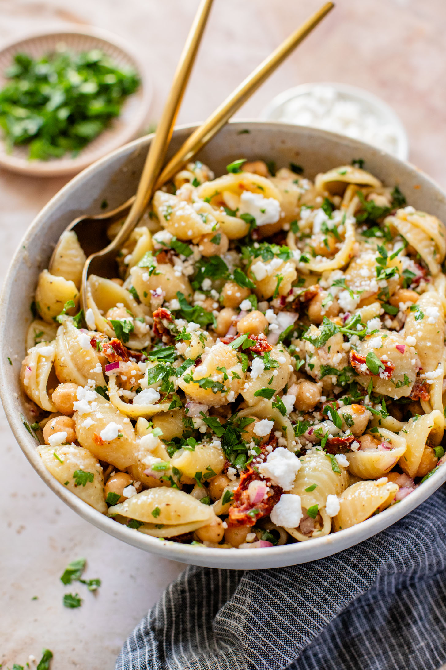 This Vegan Feta & Chickpea Pasta Salad is the perfect salad for spring. Light, bright and super yummy | ThisSavoryVegan.com