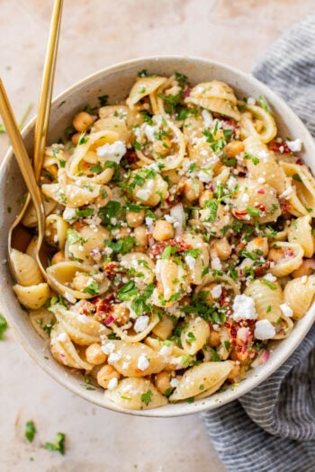 This Vegan Feta & Chickpea Pasta Salad is the perfect salad for spring. Light, bright and super yummy | ThisSavoryVegan.com