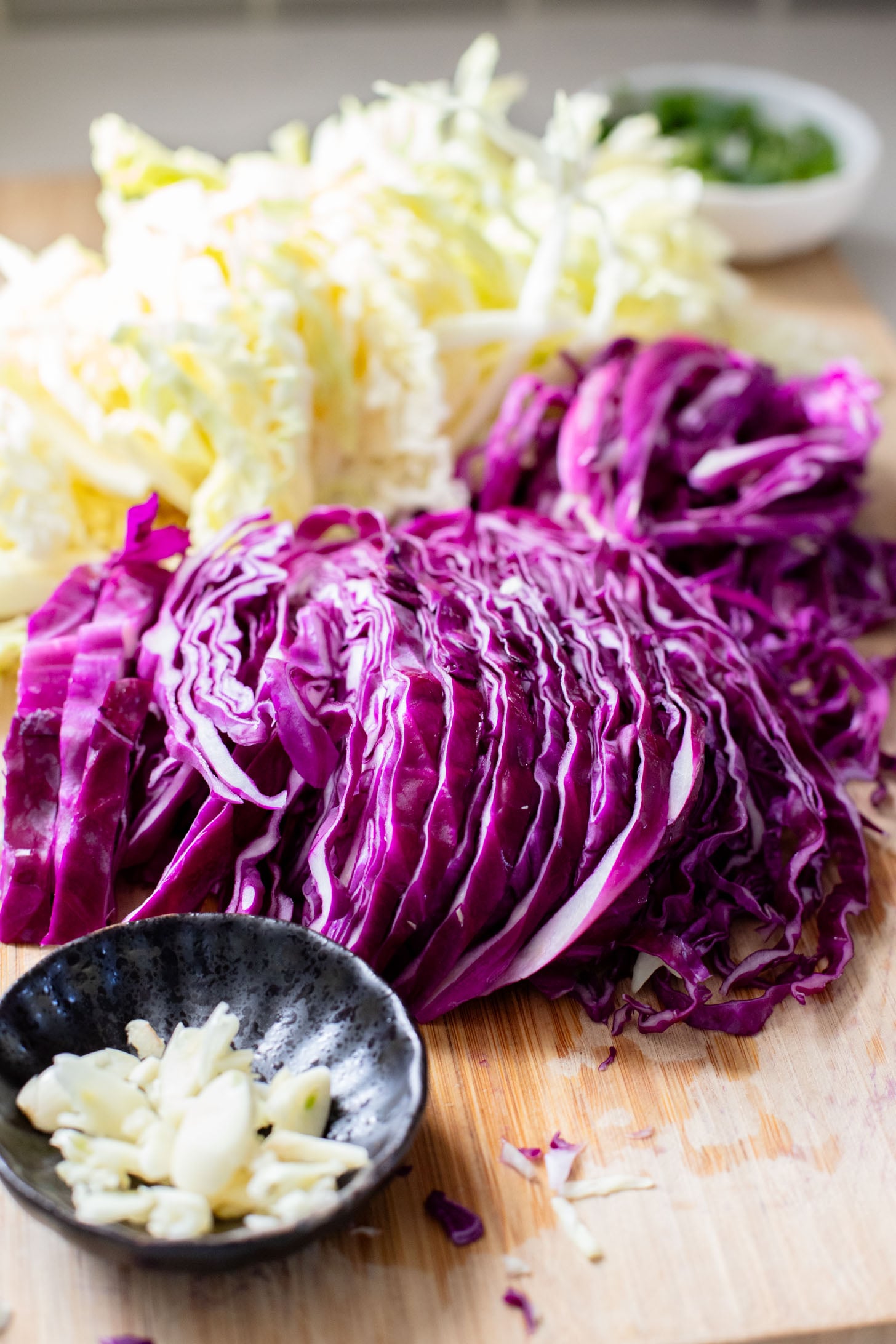 This Cabbage and Rice Noodle Stir-Fry is great for a weeknight when you are short on time for dinner. Noddles, veggies & vegan eggs for protein | ThisSavoryVegan.com