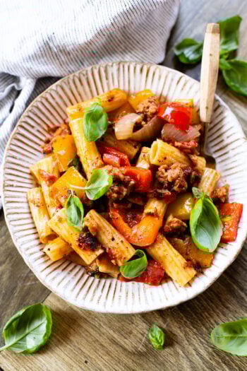 This Vegan Sausage & Peppers Rigatoni is the perfect comfort meal on a weeknight. Super easy to make and everyone will love it | ThisSavoryVegan.com