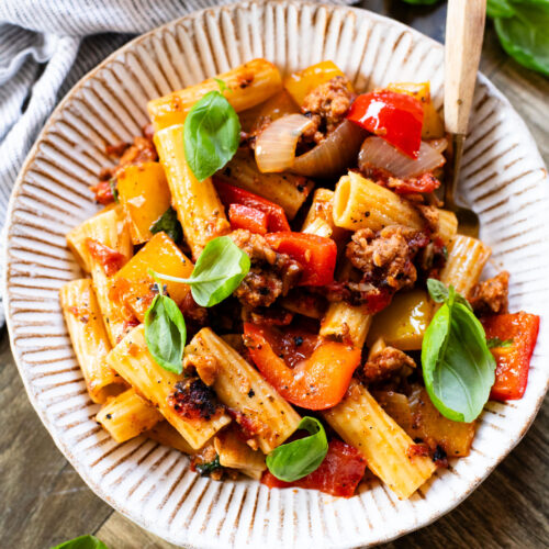 This Vegan Sausage & Peppers Rigatoni is the perfect comfort meal on a weeknight. Super easy to make and everyone will love it | ThisSavoryVegan.com