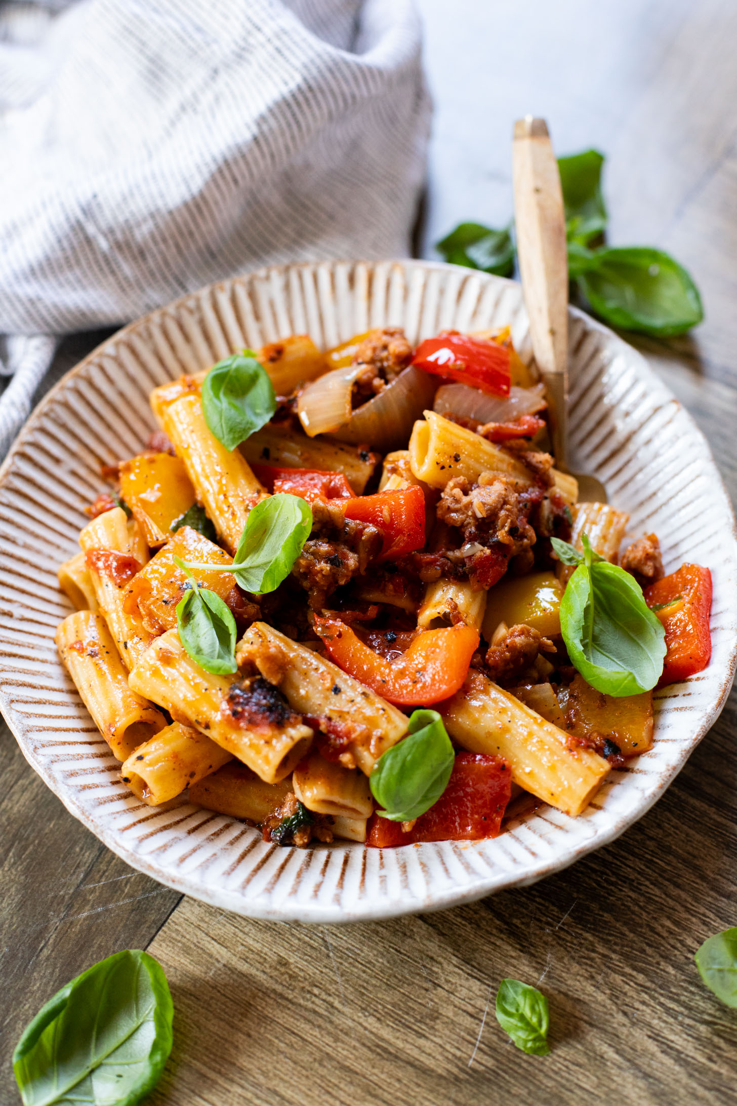 This Vegan Sausage & Peppers Rigatoni is the perfect comfort meal on a weeknight. Super easy to make and everyone will love it | ThisSavoryVegan.com