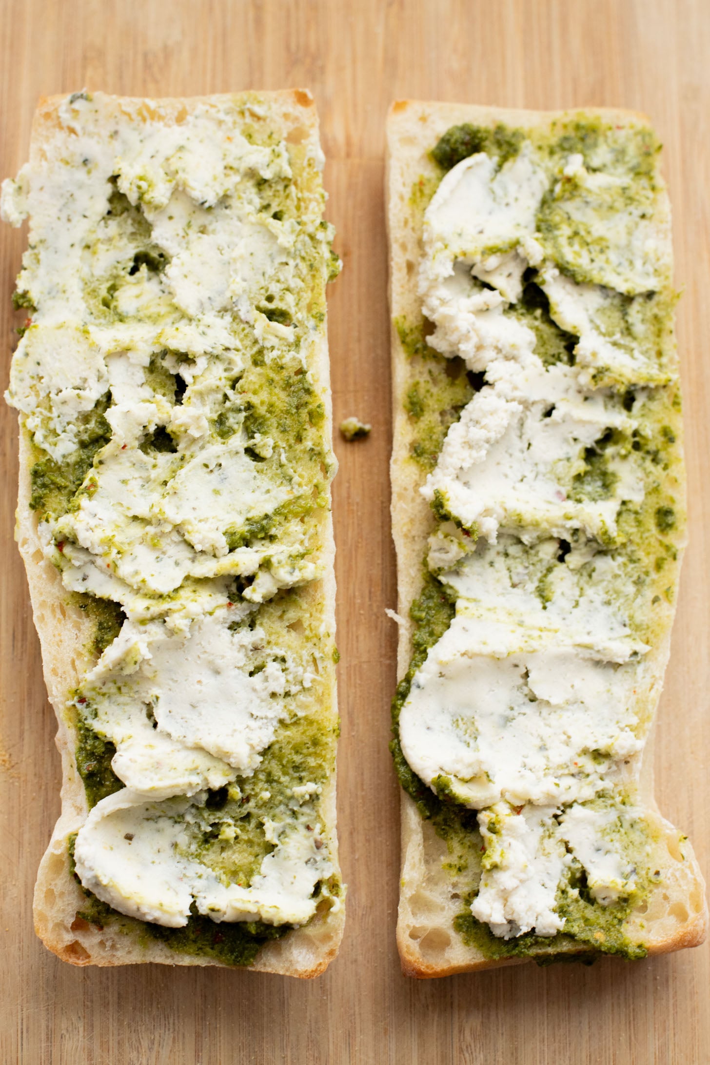 This Trader Joe's Cheesy Chimichurri Garlic Bread is the perfect vegan side dish. This is garlic bread on a whole other level | ThisSavoryVegan.com