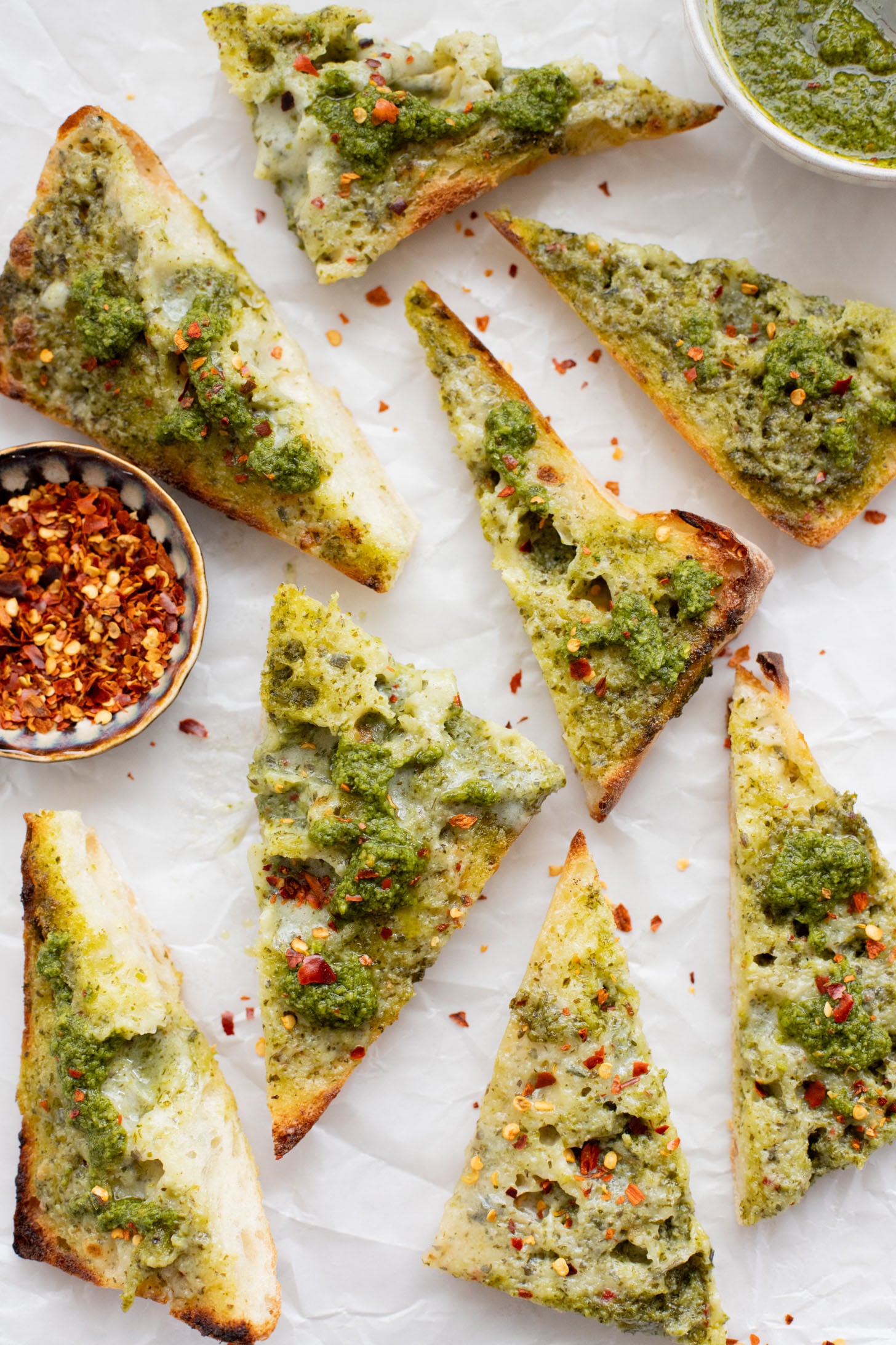 This Trader Joe's Cheesy Chimichurri Garlic Bread is the perfect vegan side dish. This is garlic bread on a whole other level | ThisSavoryVegan.com