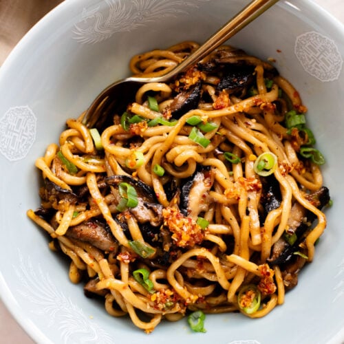 These Trader Joe's Shiitake Soyaki Noodles are a one-pot dinner that is ready in just 25 minutes. Perfect weeknight dinner | ThisSavoryVegan.com