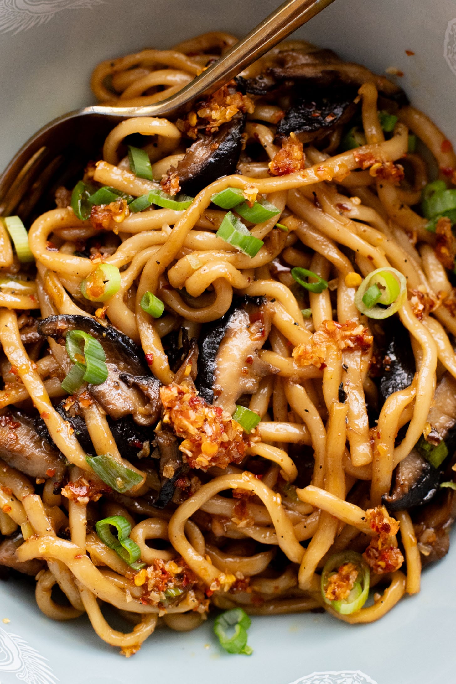 These Trader Joe's Shiitake Soyaki Noodles are a one-pot dinner that is ready in just 25 minutes. Perfect weeknight dinner | ThisSavoryVegan.com