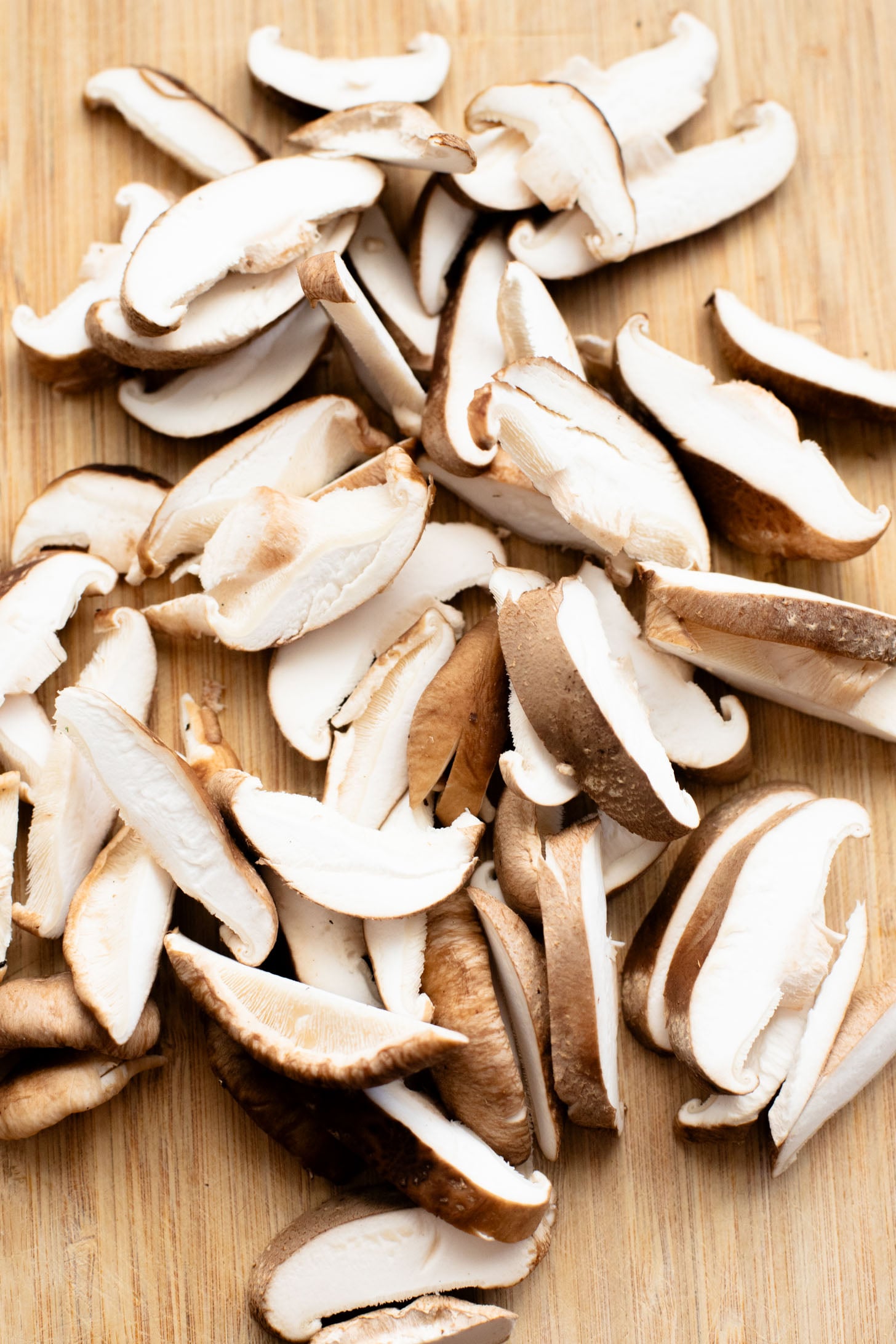 These Trader Joe's Shiitake Soyaki Noodles are a one-pot dinner that is ready in just 25 minutes. Perfect weeknight dinner | ThisSavoryVegan.com
