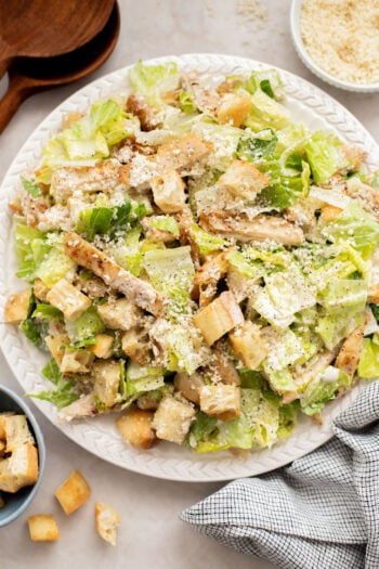 This is the BEST Vegan Chicken Caesar Salad! The dressing is creamy, the vegan chicken is crispy. The perfect lunch or dinner | ThisSavoryVegan.com