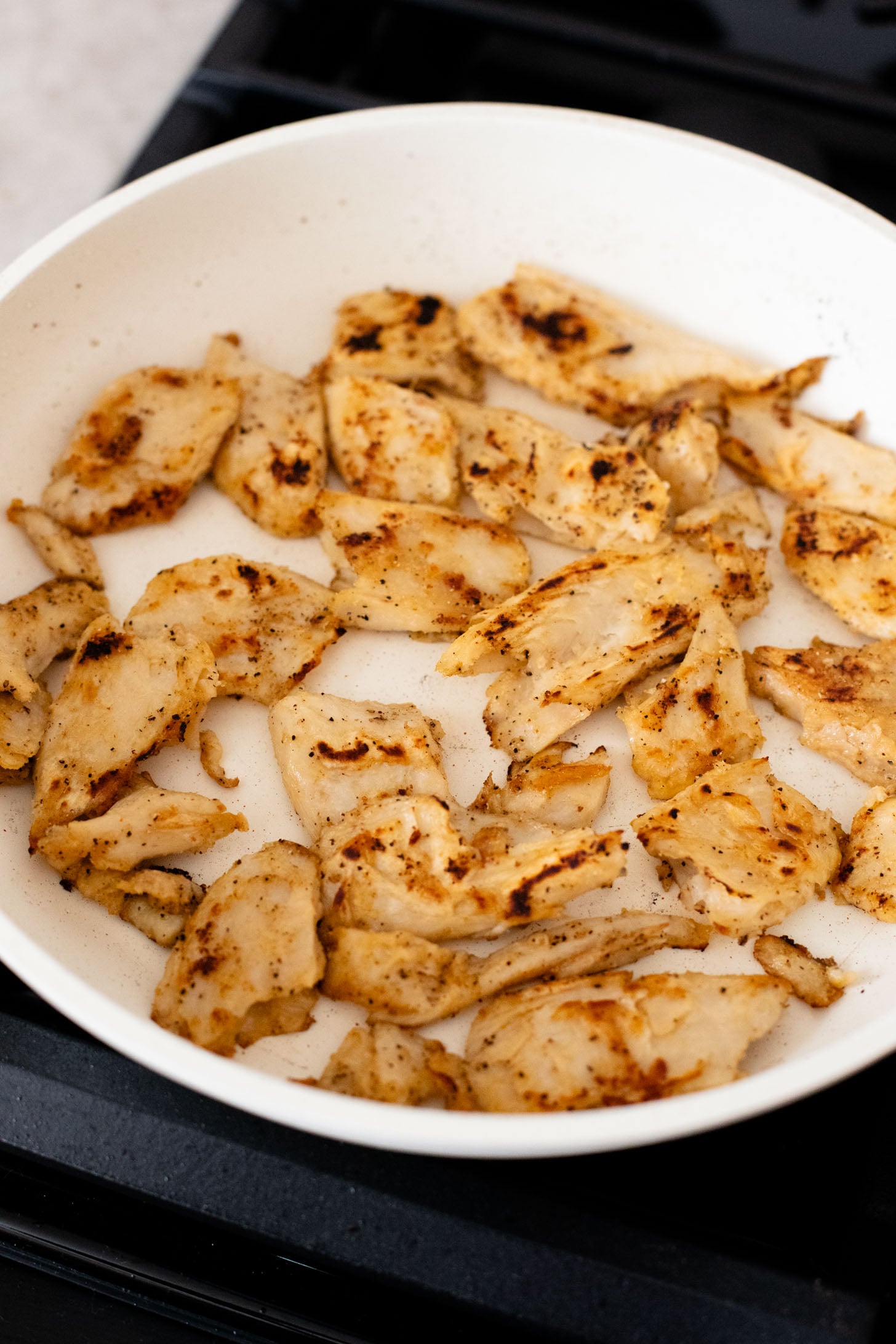 This is the BEST Vegan Chicken Caesar Salad! The dressing is creamy, the vegan chicken is crispy. The perfect lunch or dinner | ThisSavoryVegan.com