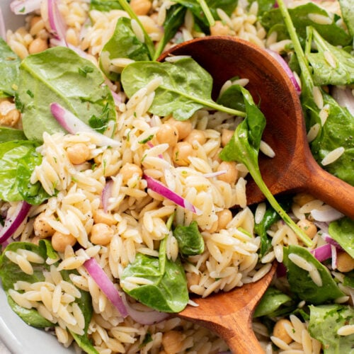 This Lemon Orzo Pasta Salad has light, fresh flavors, plus plenty of greens. The perfect vegan pasta salad for the warmer months | ThisSavoryVegan.com