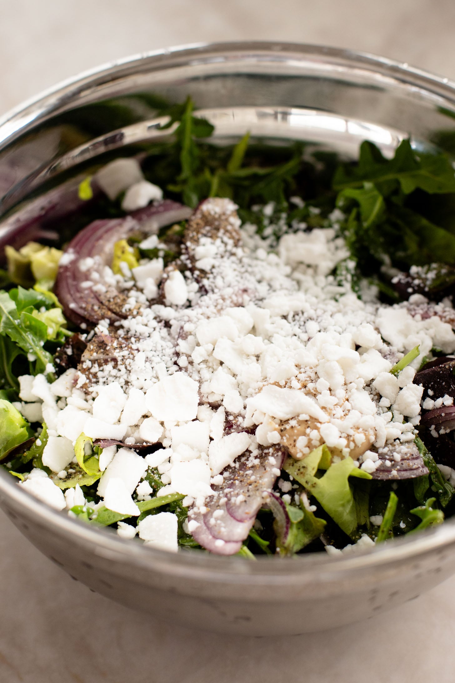 Busy moms unite! Rene's 8-Minute Salad is the vegan salad that all moms need for a quick lunch during nap time. Protein-packed and ready in 8 minutes | ThisSavoryVegan.com