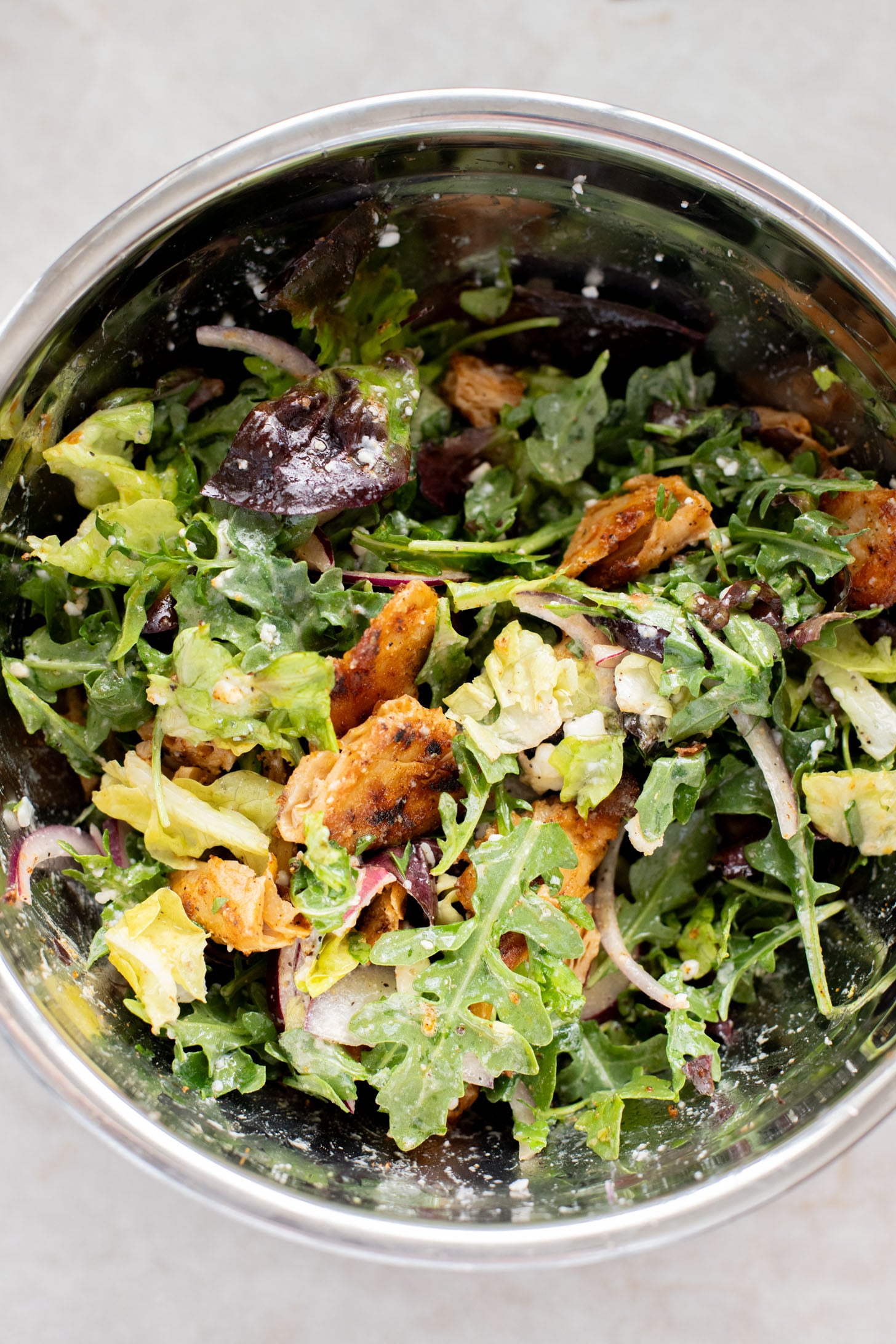 Busy moms unite! Rene's 8-Minute Salad is the vegan salad that all moms need for a quick lunch during nap time. Protein-packed and ready in 8 minutes | ThisSavoryVegan.com