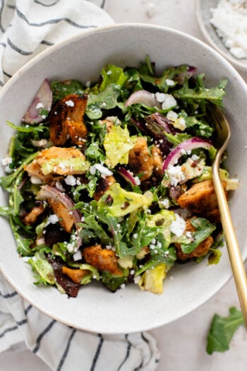 Busy moms unite! Rene's 8-Minute Salad is the vegan salad that all moms need for a quick lunch during nap time. Protein-packed and ready in 8 minutes | ThisSavoryVegan.com