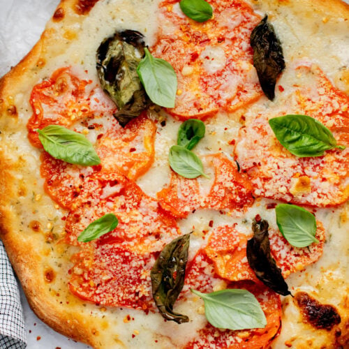 This Hot Agave Cheese Pizza is a dairy-free pizza that has simple ingredients but packs in the flavor. The perfect blend of spicy & sweet | ThisSavoryVegan.com