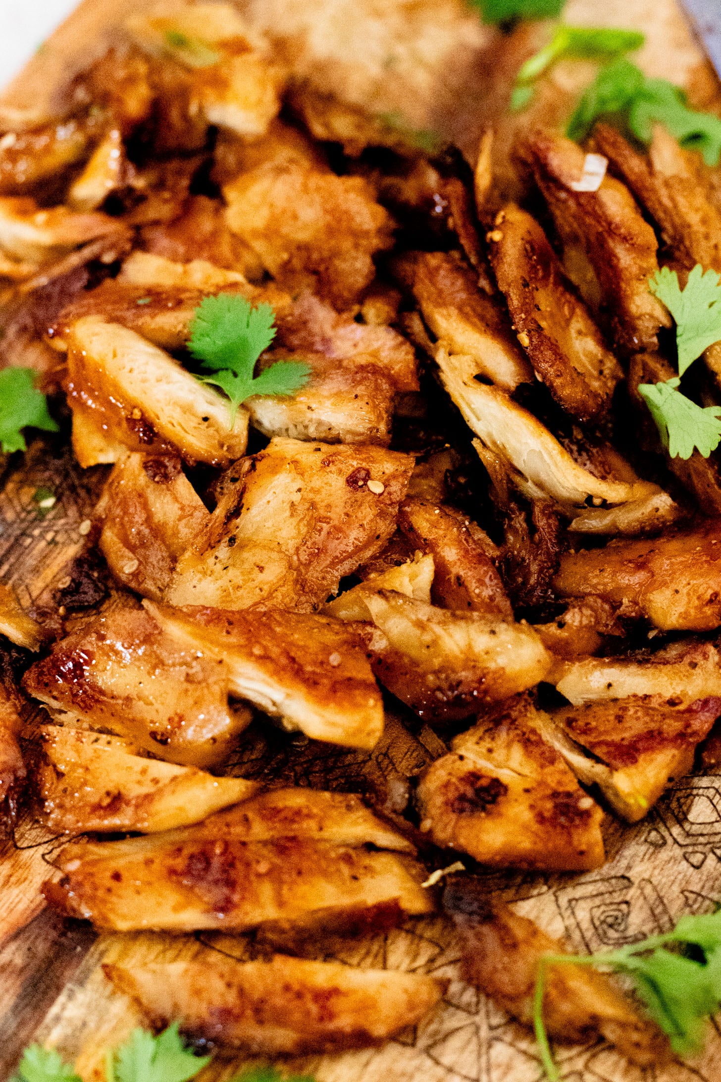 These Vegan Peanut Chicken Wraps are filled with crispy vegan chicken, crunchy veggies and the BEST spicy peanut sauce | ThisSavoryVegan.com