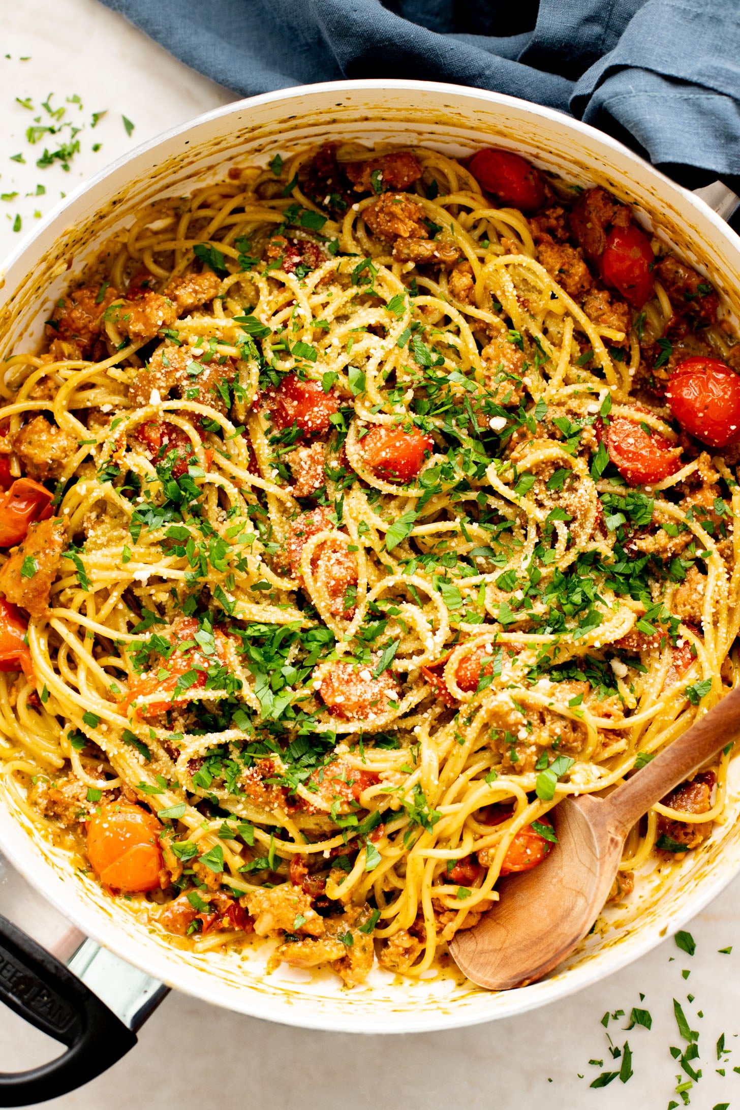 This One-Pot Vegan Sausage & Pesto Spaghetti is the perfect family dinner! Quick, easy and you only have one pan to wash | ThisSavoryVegan.com