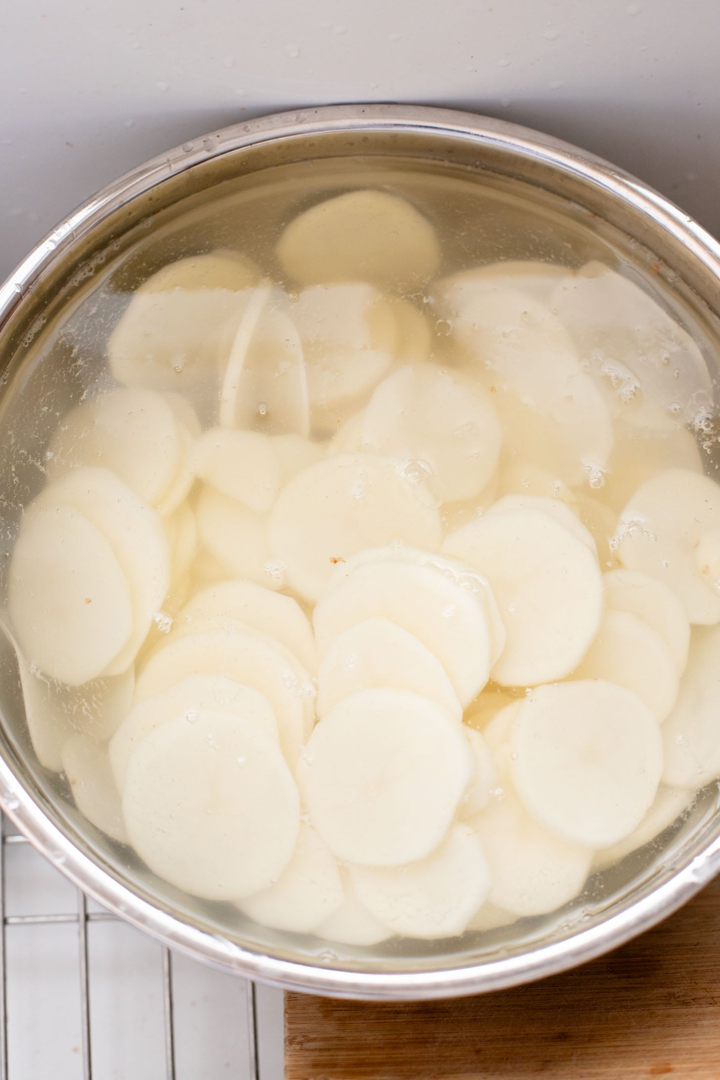 These French Onion Scalloped Potatoes are the perfect vegan holiday side dish. Dairy-free, but you'd never know it | ThisSavoryVegan.com