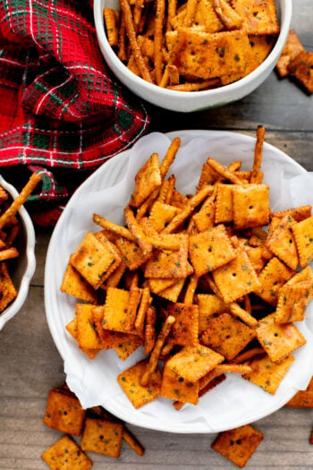 This Vegan Holiday Snack Mix is so addicting. Made with dairy-free cheese crackers, pretzels and the best seasoning blend | ThisSavoryVegan.com